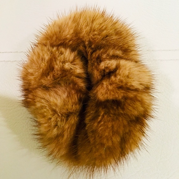 NWOT Mink Hair Scrunchie! - Picture 2 of 2